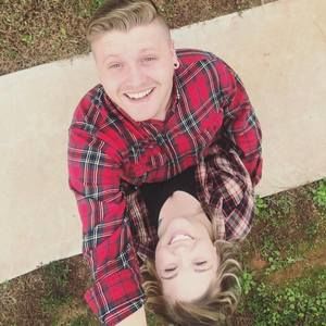 Meet your Posher, Zachary